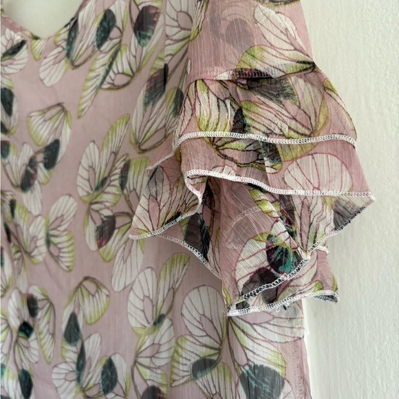 Elegant Pink Leaf Print Women's Blouse - Picture 4 of 7